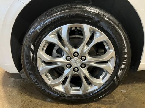 Used 2020 Buick Enclave Avenir image 6