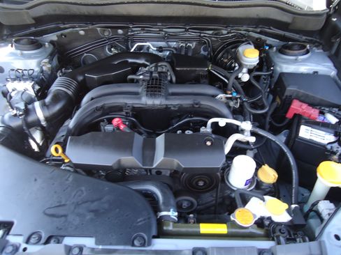 Used 2017 Subaru Forester 2.5i AWD/4WD image 17