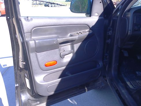 Used 2005 Dodge Ram 1500 Truck SLT image 9