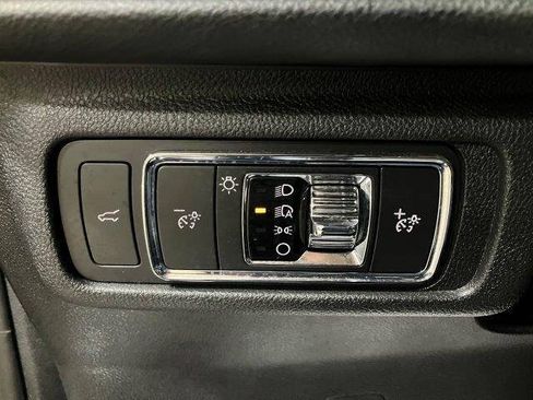 Used 2020 Lincoln Corsair image 16