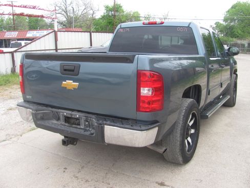 Used 2010 Chevrolet Silverado 1500 LS image 3