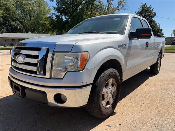 Used 2009 Ford F150 2WD SuperCab XLT image 1