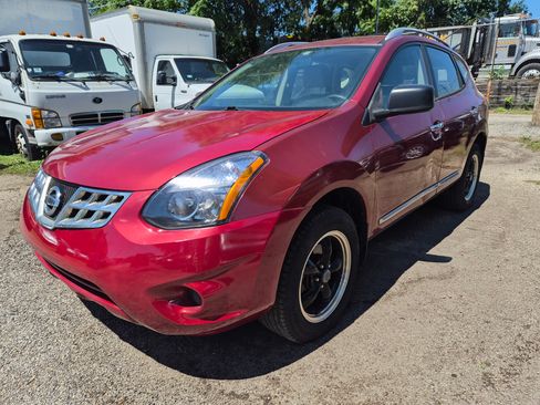 Used 2014 Nissan Rogue Select FWD S image 2