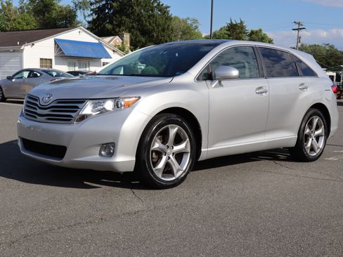 Used 2011 Toyota Venza AWD image 4