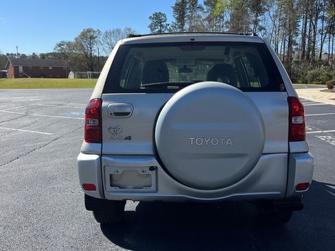 Used 2004 Toyota RAV4 image 6