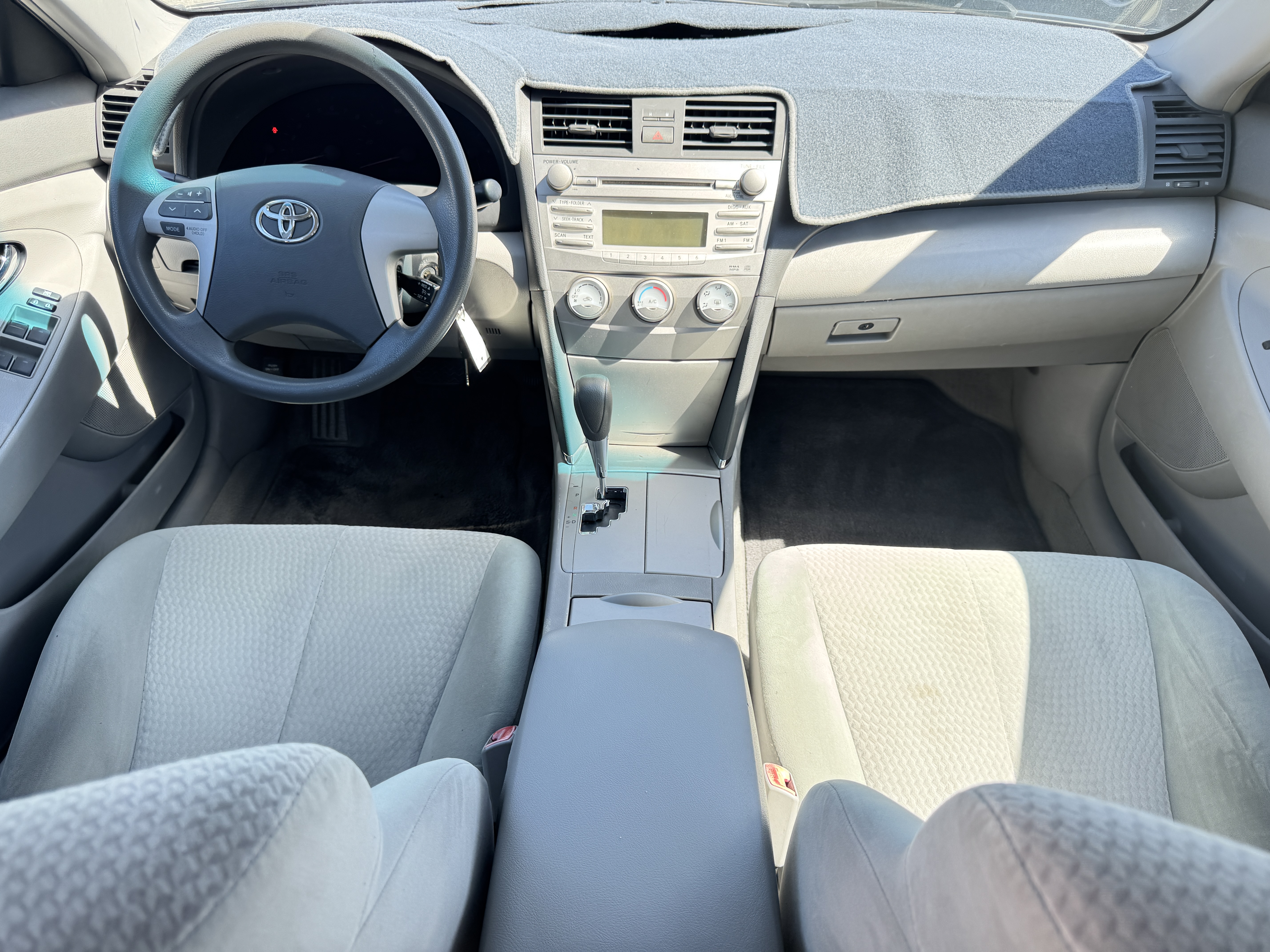 Used 2011 Toyota Camry LE FWD image 20