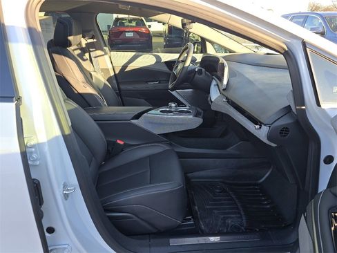 Used 2025 Cadillac Optiq Sport 2 image 33