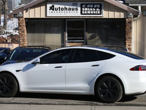 Used 2022 Tesla Model S image 4