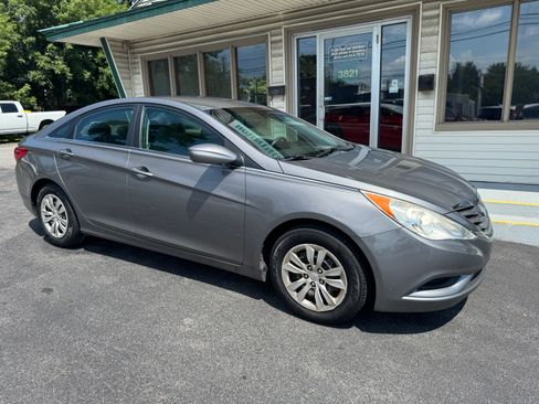 Used 2013 Hyundai Sonata GLS FWD image 2