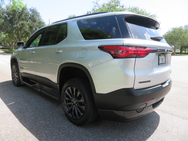 Used 2022 Chevrolet Traverse FWD RS image 15