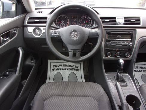 Used 2013 Volkswagen Passat 2.5 S image 7