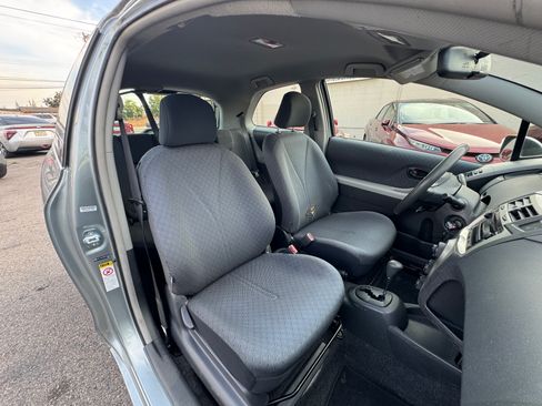 Used 2011 Toyota Yaris image 17
