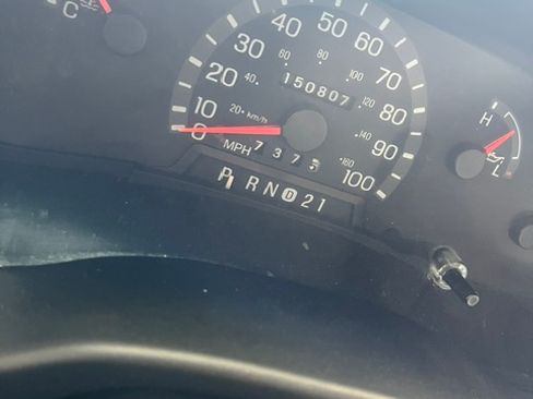 Used 1999 Ford E-250 and Econoline 250 image 7