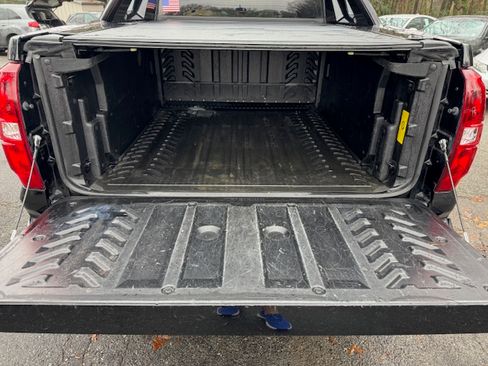 Used 2013 Chevrolet Avalanche LTZ image 12