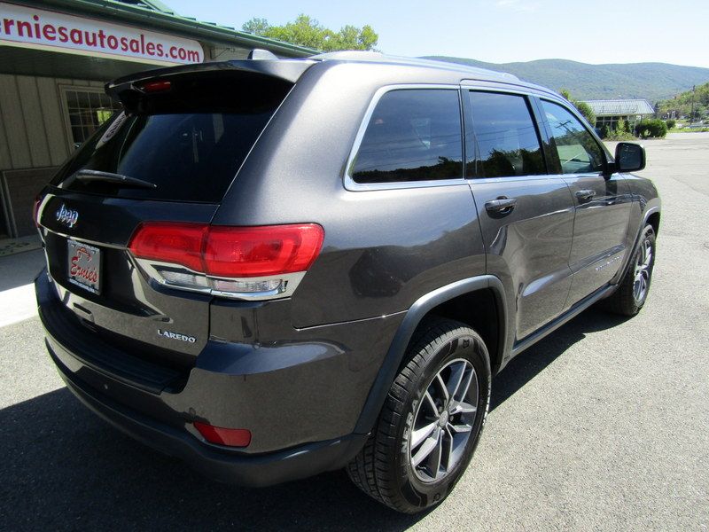 Used 2018 Jeep Grand Cherokee 4WD Laredo image 8