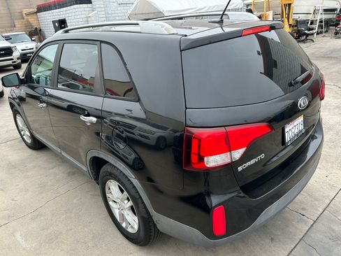Used 2014 Kia Sorento LX image 4