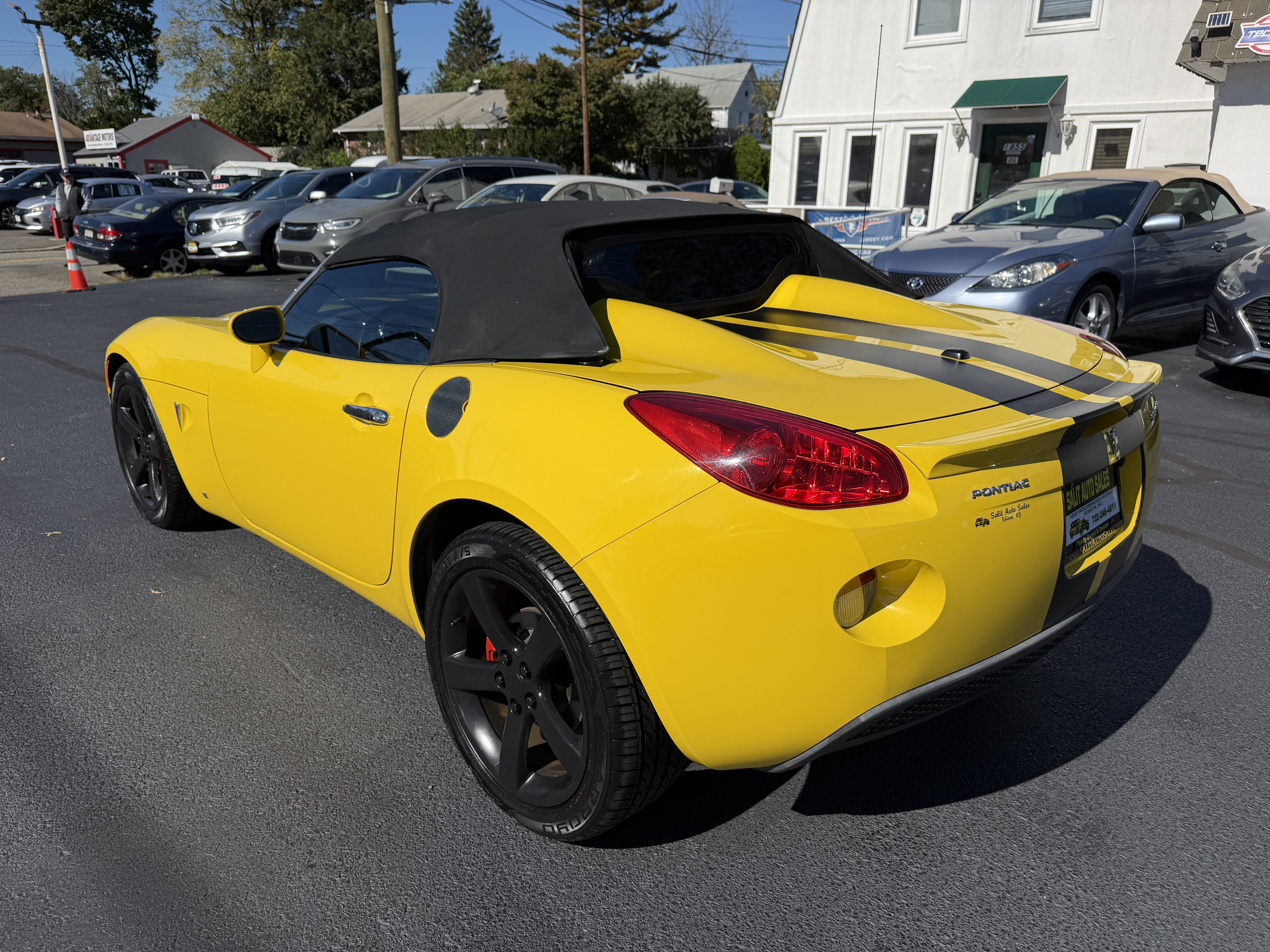 Used 2007 Pontiac Solstice Convertible RWD image 27