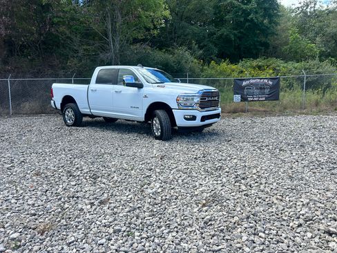 Used 2024 RAM 2500 4x4 Crew Cab Laramie image 17