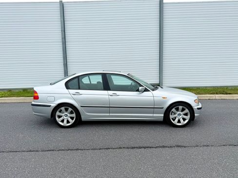 Used 2003 BMW 325i Sedan RWD image 5