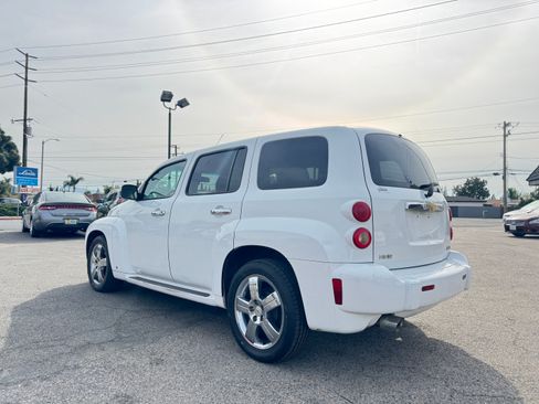Used 2009 Chevrolet HHR LT image 4