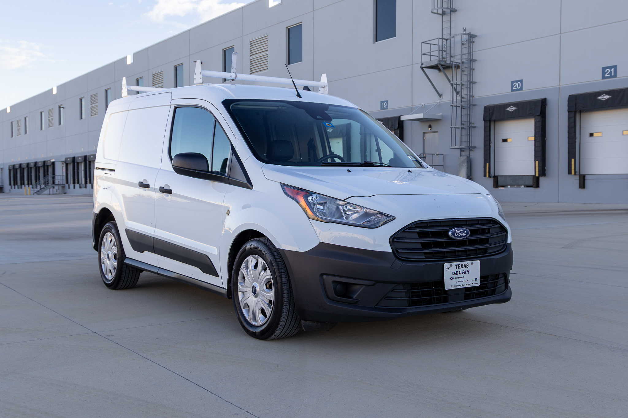 Used 2022 Ford Transit Connect XL FWD image 4
