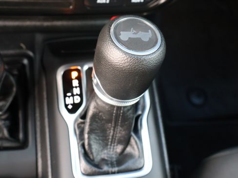 Used 2021 Jeep Wrangler Sport S image 33