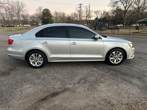 Used 2015 Volkswagen Jetta image 5