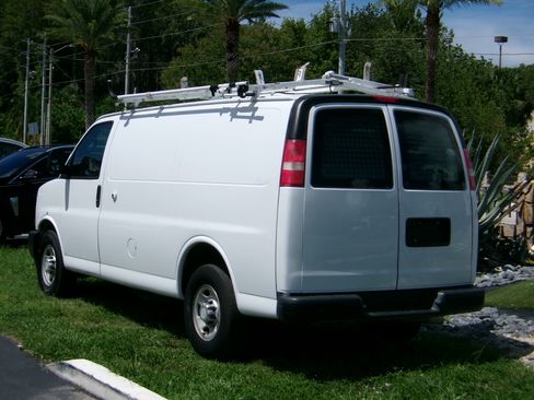Used 2017 Chevrolet Express 2500 UNAVAIL RWD image 3
