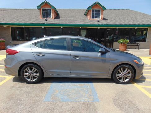 Used 2018 Hyundai Elantra SEL image 10
