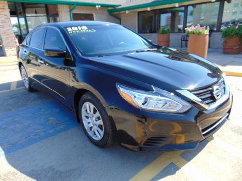 Used 2018 Nissan Altima 2.5 S image 1