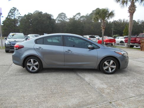 Used 2018 Kia Forte S image 1
