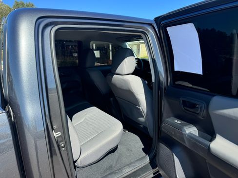 Used 2020 Toyota Tacoma SR image 12
