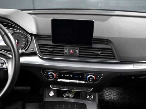 Used 2020 Audi Q5 2.0T Premium image 19