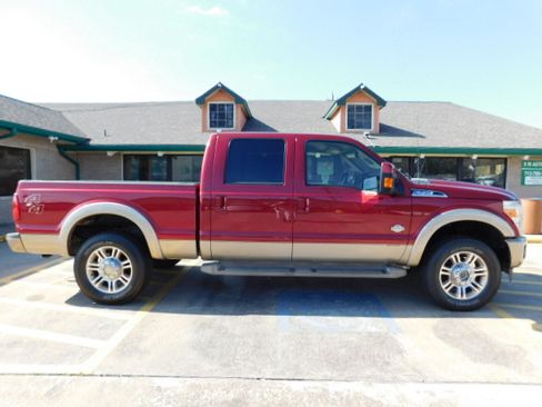 Used 2014 Ford F250 Super Duty Platinum image 10