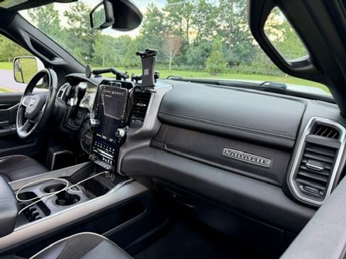 Used 2022 RAM 2500 4x4 Mega Cab Laramie image 15