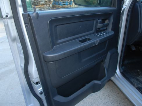 Used 2016 RAM 1500 ST image 17