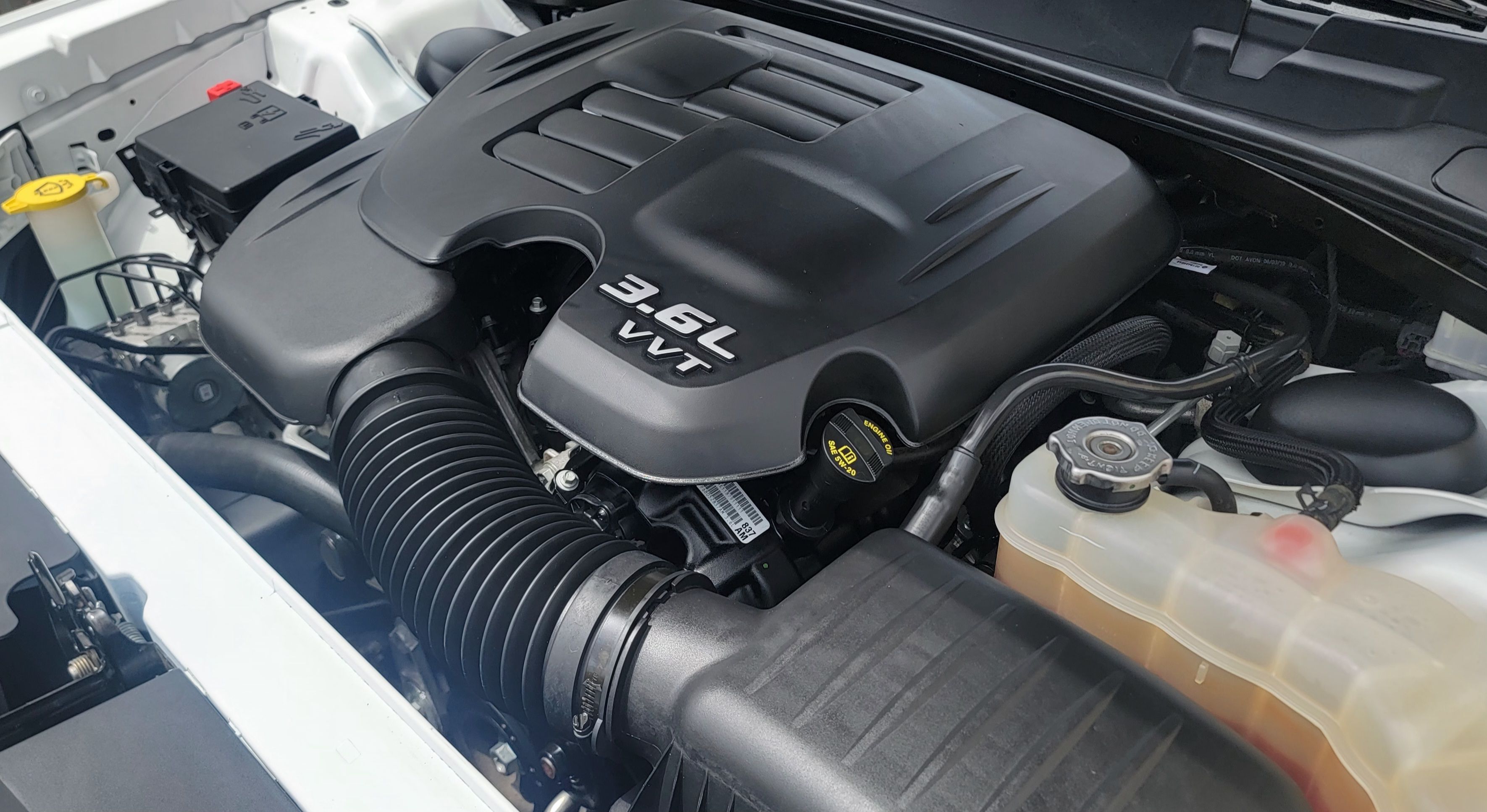 Used 2019 Dodge Challenger SXT RWD image 14
