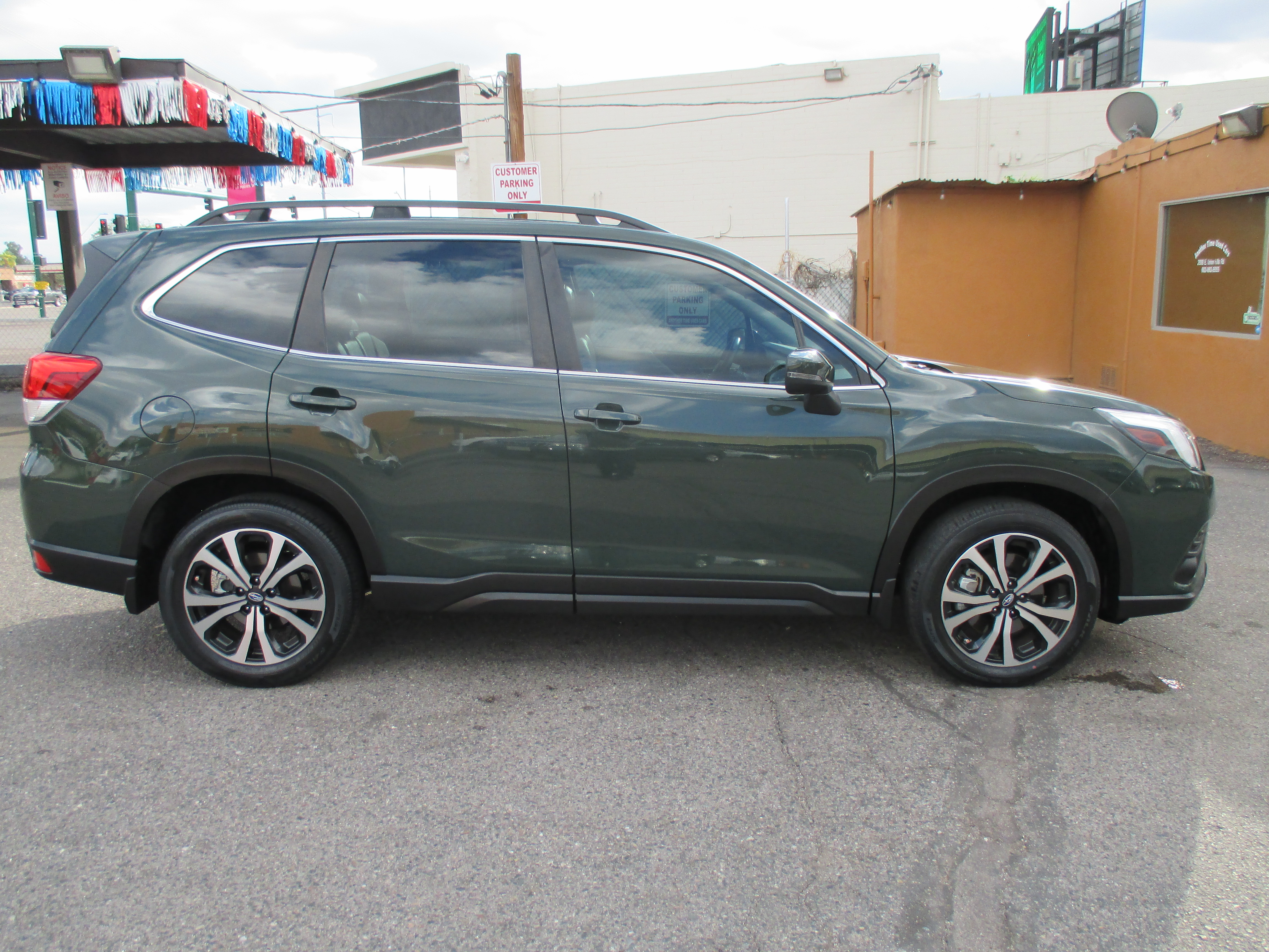 Used 2022 Subaru Forester Limited Sport Utility 4D AWD/4WD image 1