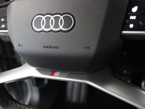 Used 2024 Audi Q4 e-tron quattro Premium Plus Sportback AWD/4WD image 27
