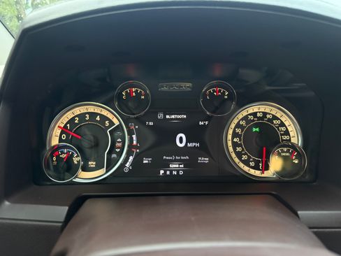 Used 2018 RAM 1500 2WD Crew Cab Laramie image 97