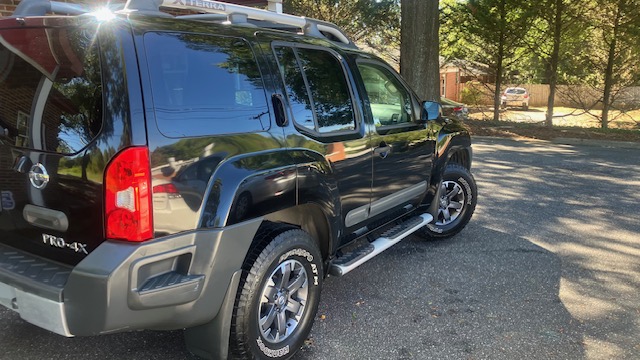 Used 2015 Nissan Xterra 4WD PRO-4X image 4