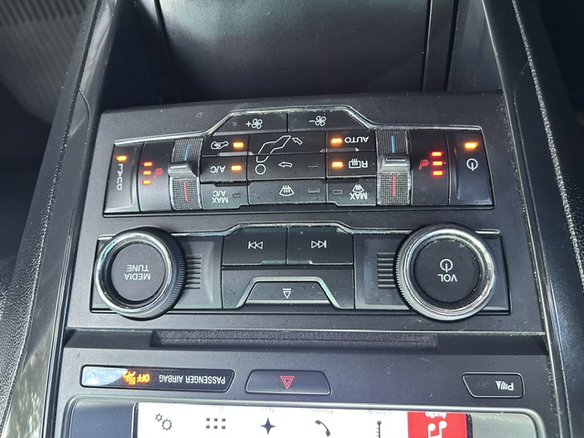 Used 2017 Ford Explorer FWD XLT image 17