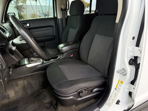 Used 2006 HUMMER H3 image 12