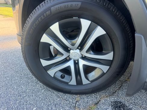 Used 2016 Toyota RAV4 AWD LE image 21