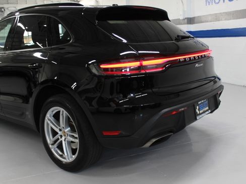 Used 2023 Porsche Macan UNAVAIL AWD/4WD image 11
