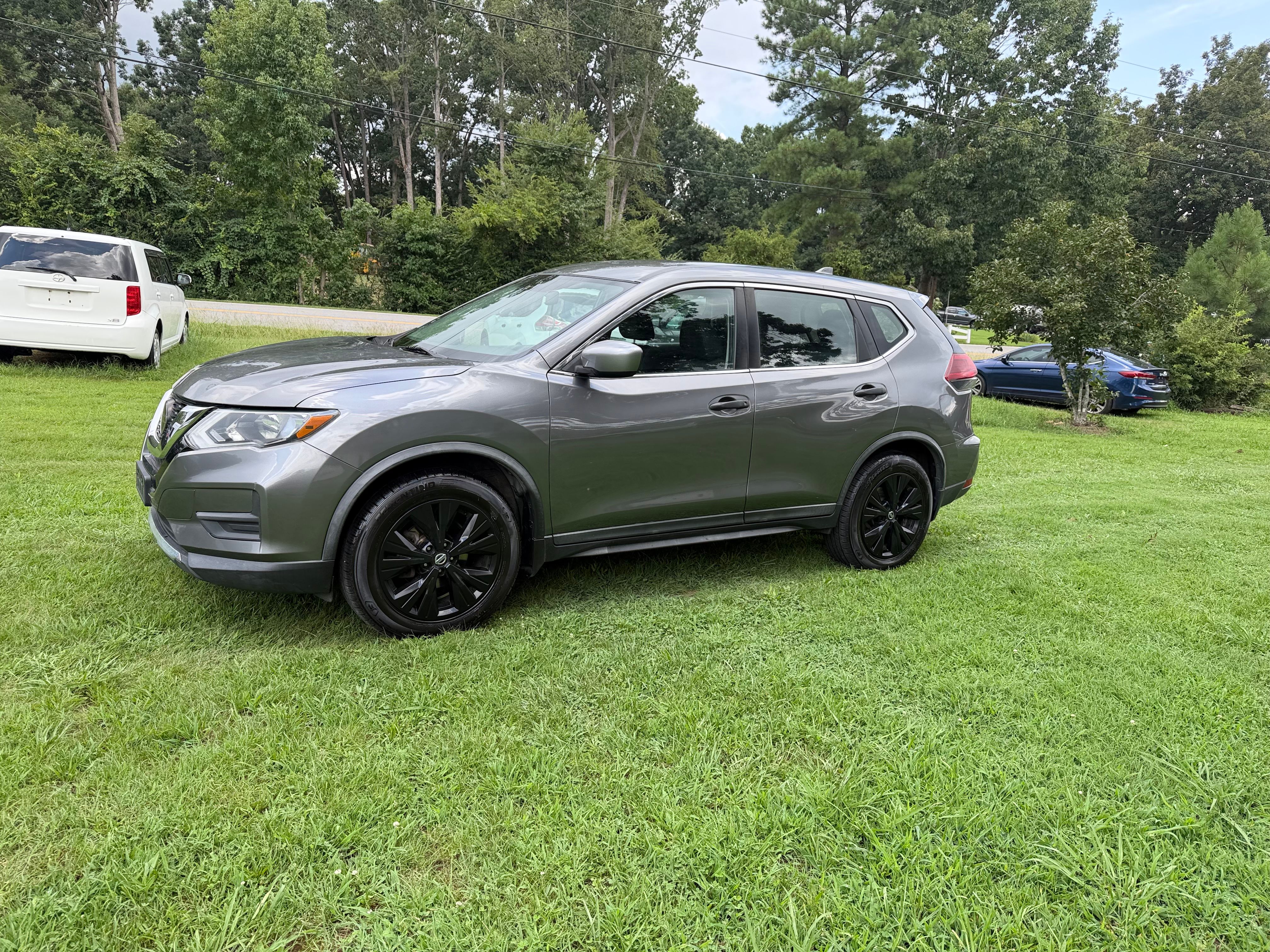 Used 2018 Nissan Rogue AWD image 3