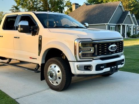 Used 2024 Ford F450 4x4 Crew Cab Limited image 2