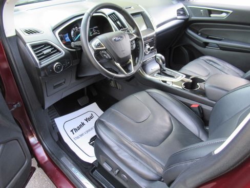 Used 2017 Ford Edge Titanium image 10