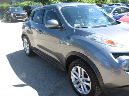 Used 2012 Nissan Juke AWD image 3