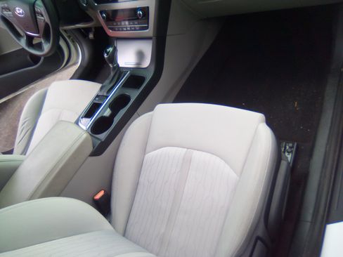 Used 2016 Hyundai Sonata SE image 5